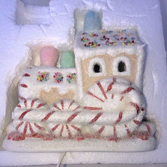 Department 56 Sweet Treats Express Candy Cane Cho cho light - Picture 3 of 10